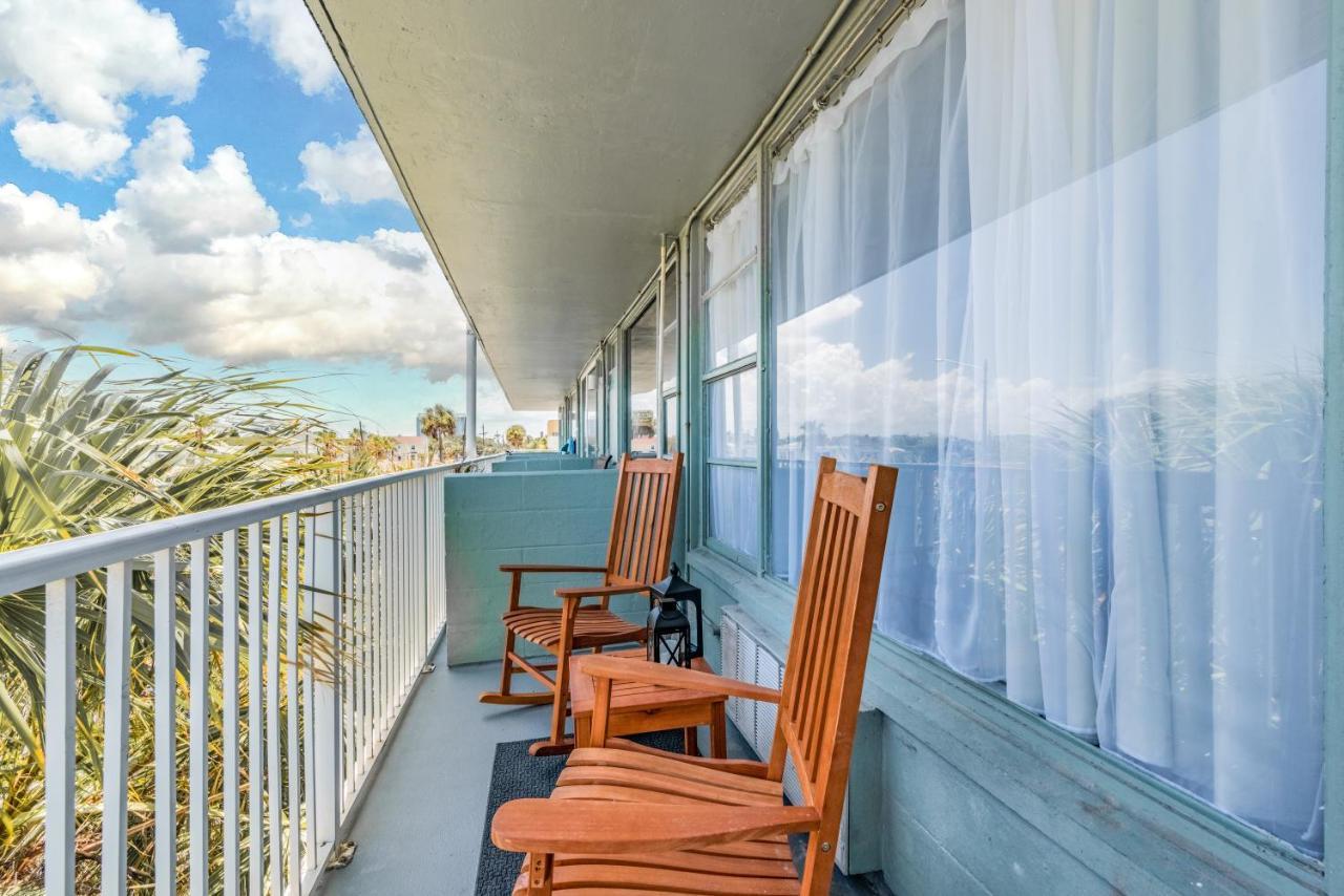 Newly Renovated Oceanfront Studio W/ Balcony - Daytona Beach Apartment Exterior photo